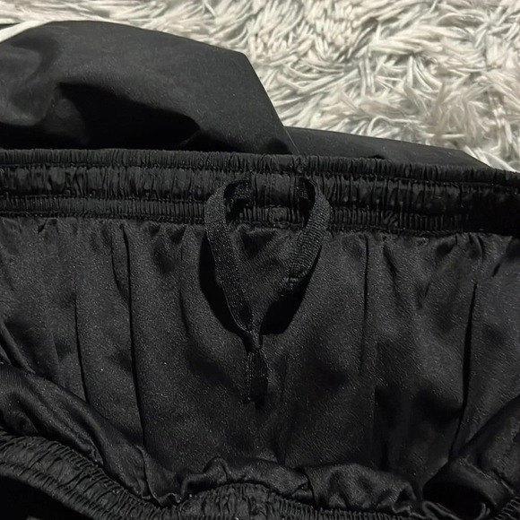 Nike Dri Fit Black Shorts Size Medium - Picture 8 of 13